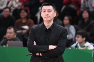 杨鸣:中国篮球其实跟中国足球差不多 杨瀚森在NBA打得很挣扎