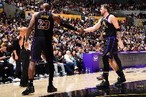 Windhorst:湖人时间紧需围绕东契奇建队 LBJ若离开将是湖人污点