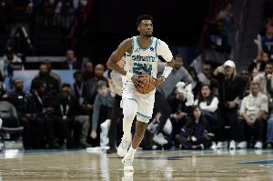 Lowe:黄蜂是未来7年我最看好的东部球队 这是我的首选